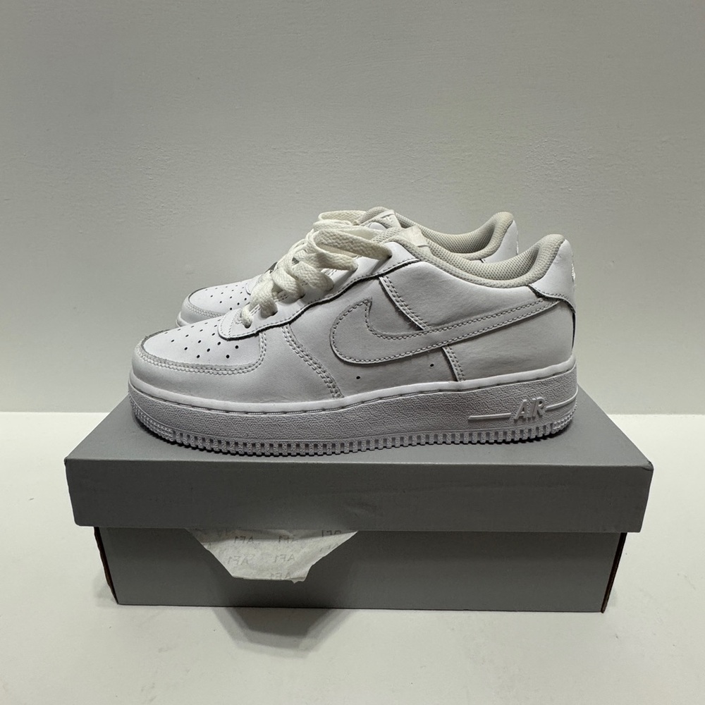 Air Force 1 | White | Women 8 | GS 6.5Y